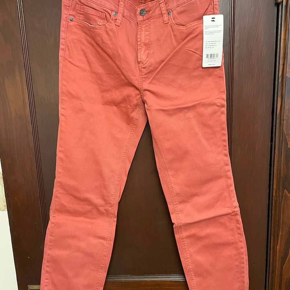 NWT Silver Jeans, mid rise, cropped jeans, “rust” color